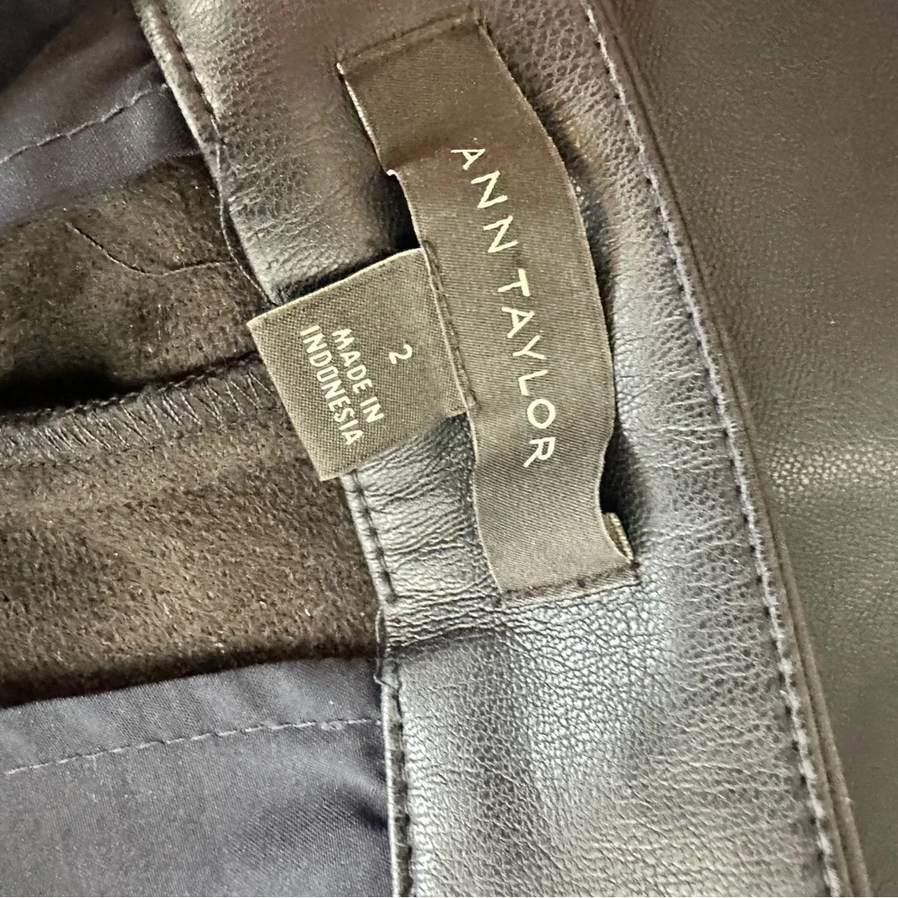 Ann Taylor Navy Faux Leather Trousers size 2 - Picture 8 of 11
